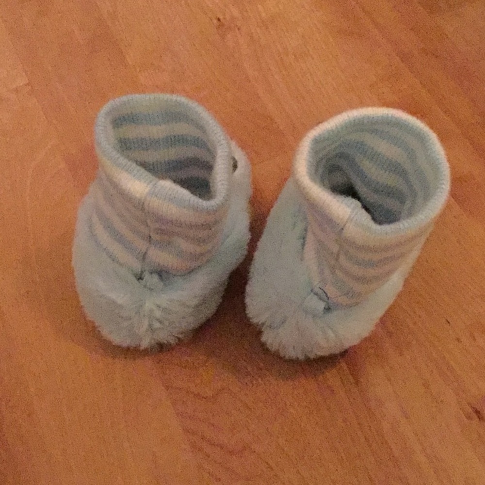 Disney baby slippers size 0-6 months - Picture 2 of 4